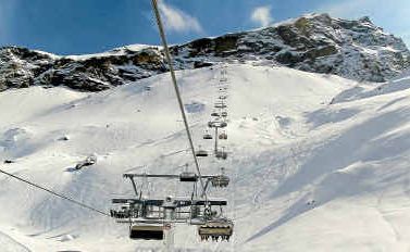 TAKE A RIDE: Lifts link up 3899m of the vast skiing area. TAKE A RIDE: Lifts link up 3899m of the vast skiing area.